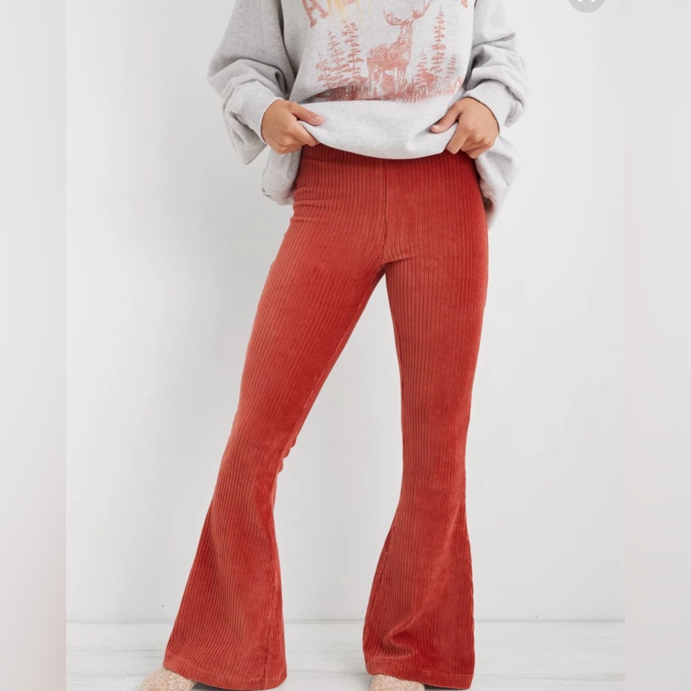 SOLD ON DEPOP//Aerie Groove-On Velour High Waisted Flare Pant in Cinnabar